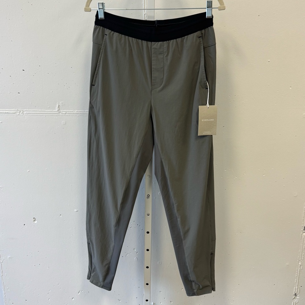 NWT Everlane Men's‎ Lightweight Athletic Joggers in Dark Gray Small